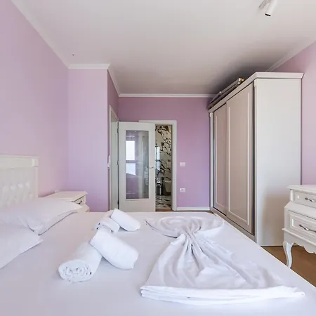 The Azure 2 Beachfront By Premium Selection Апартаменты Дуррес