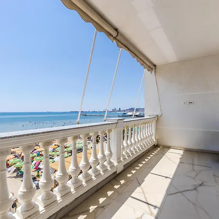 The Azure 2 Beachfront By Premium Selection Апартаменты *